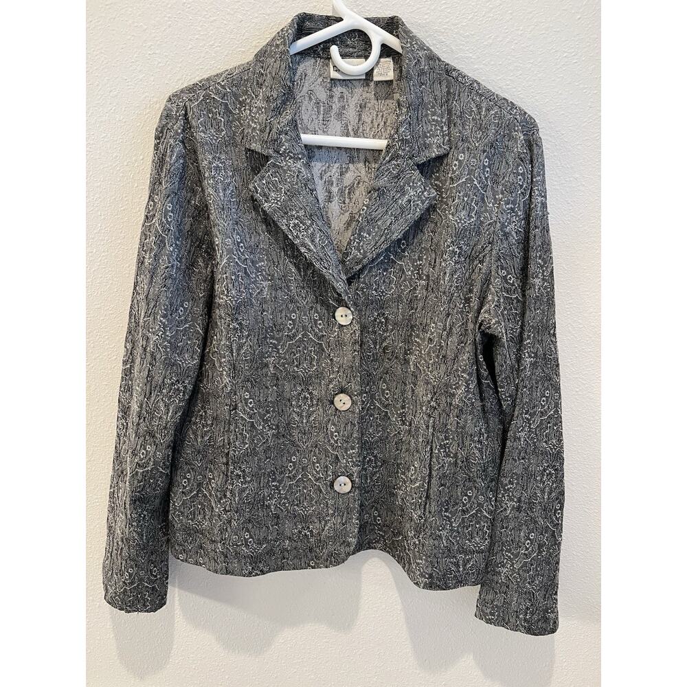 Chico’s Sz 2 Gray / White Blazer. Mother Of Pearl Buttons, Pockets.